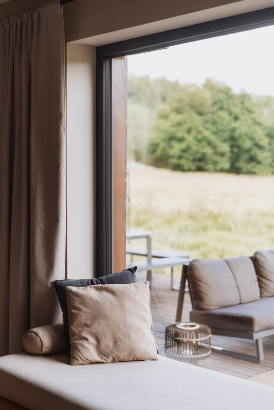 Entryway Styling Ideas That Make a Strong First Impression